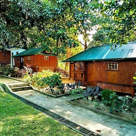 Rea'S Bamboo Resort Gabaldon Exterior foto