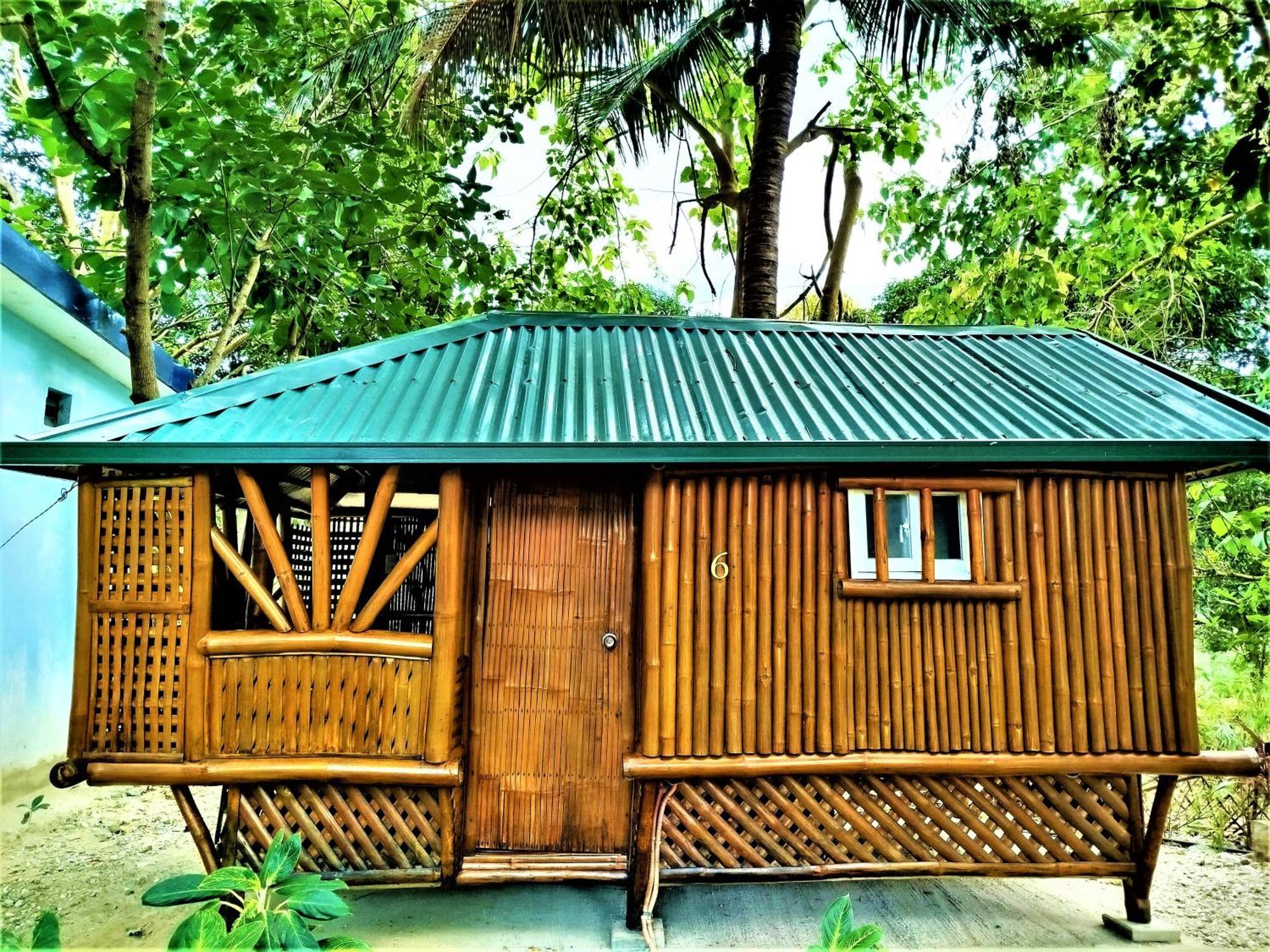 Rea'S Bamboo Resort Gabaldon Quarto foto
