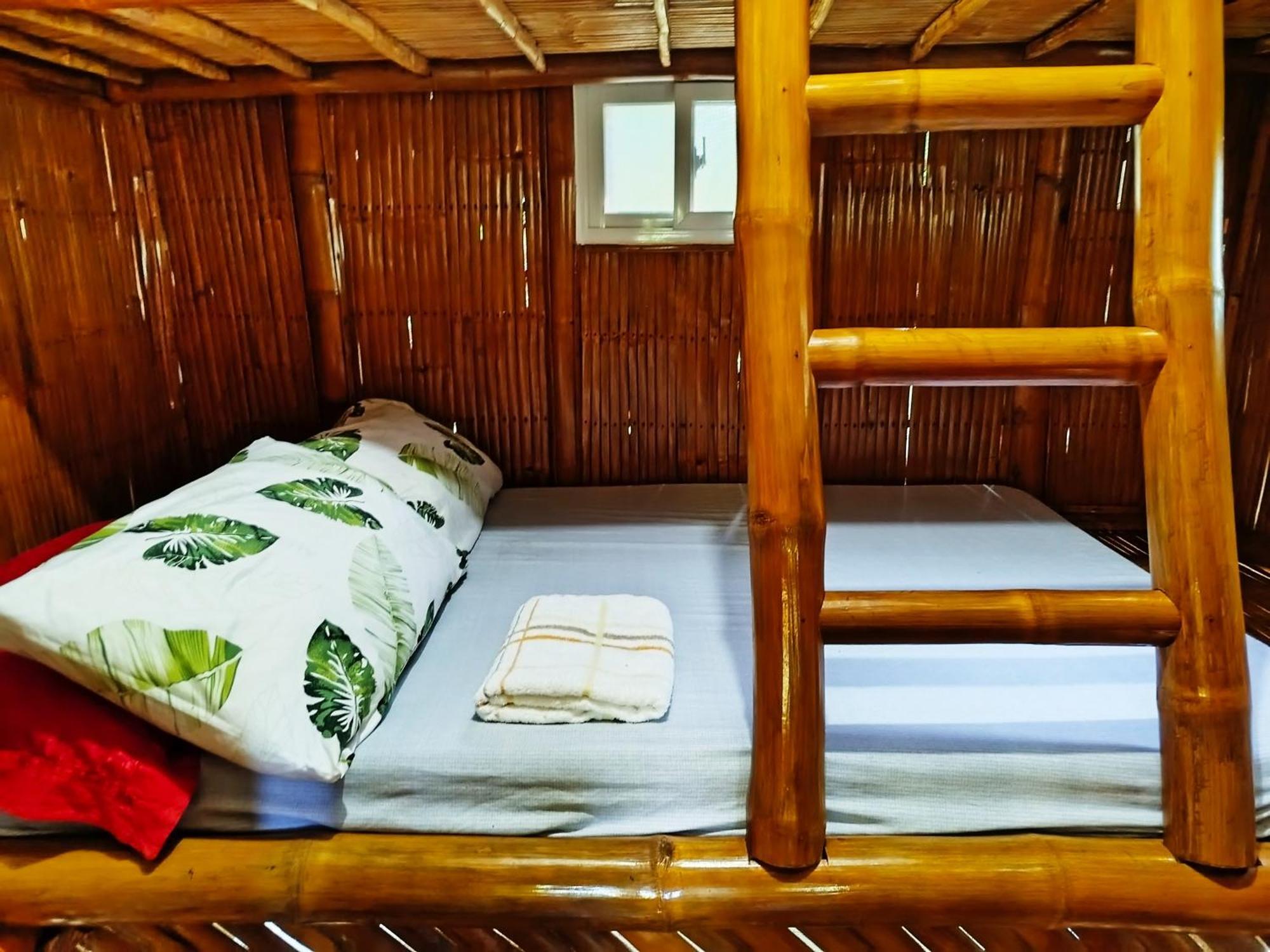 Rea'S Bamboo Resort Gabaldon Quarto foto